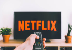 Netflix Loses Nearly 1 Million Subscribers… Yes, You Read Right!